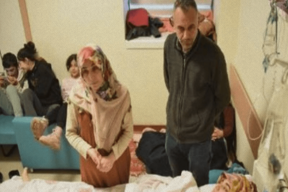 Kahramanmaraş merkezli 10 ili etkileyen depreme ailesiyle Adıyaman'da yakalanan M&uuml;sl&uuml;m