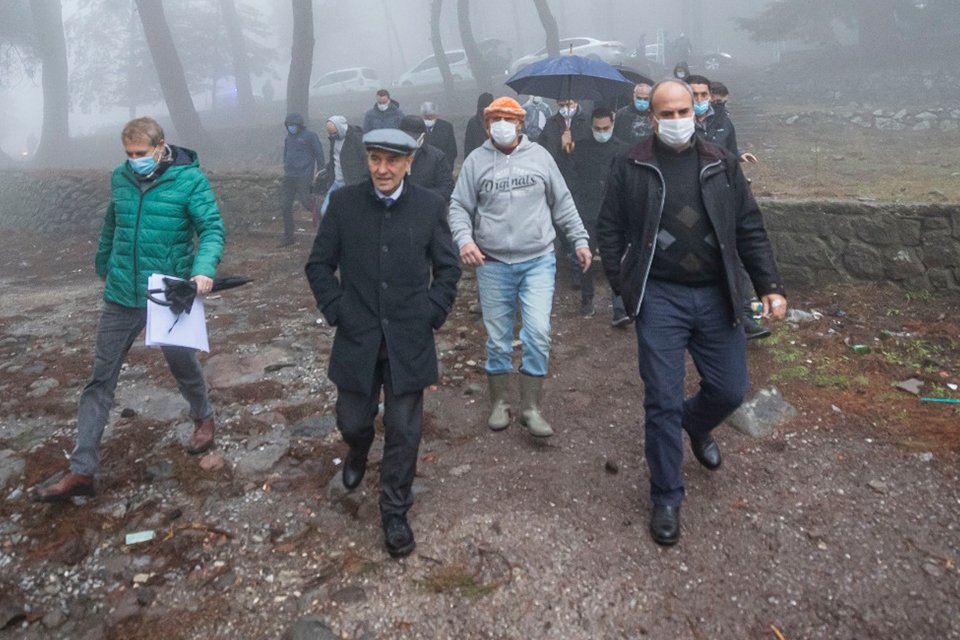 İzmir Büyükşehir Belediyesi, şirketleri arasındaki Grand Plaza üzerinden  Yamanlar Dağı’nda sanatoryum