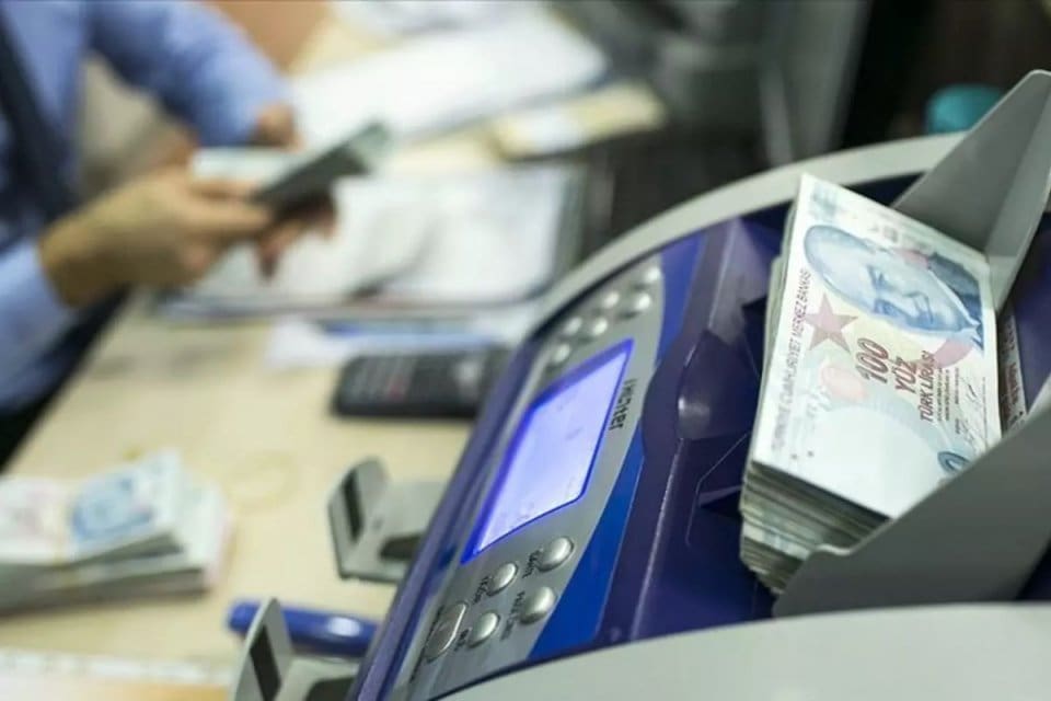 T&uuml;rkiye Esnaf ve Sanatkarları Konfederasyonu (TESK) Genel Başkanı Bendevi Paland&ouml;ken,