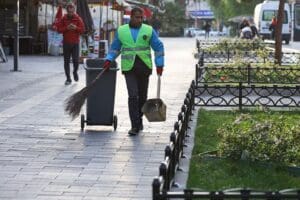 Buca'nın alışveriş ve dinlenme merkezlerinden Forbes Sevgi Yolu&rsquo;nda başlatılan yeni