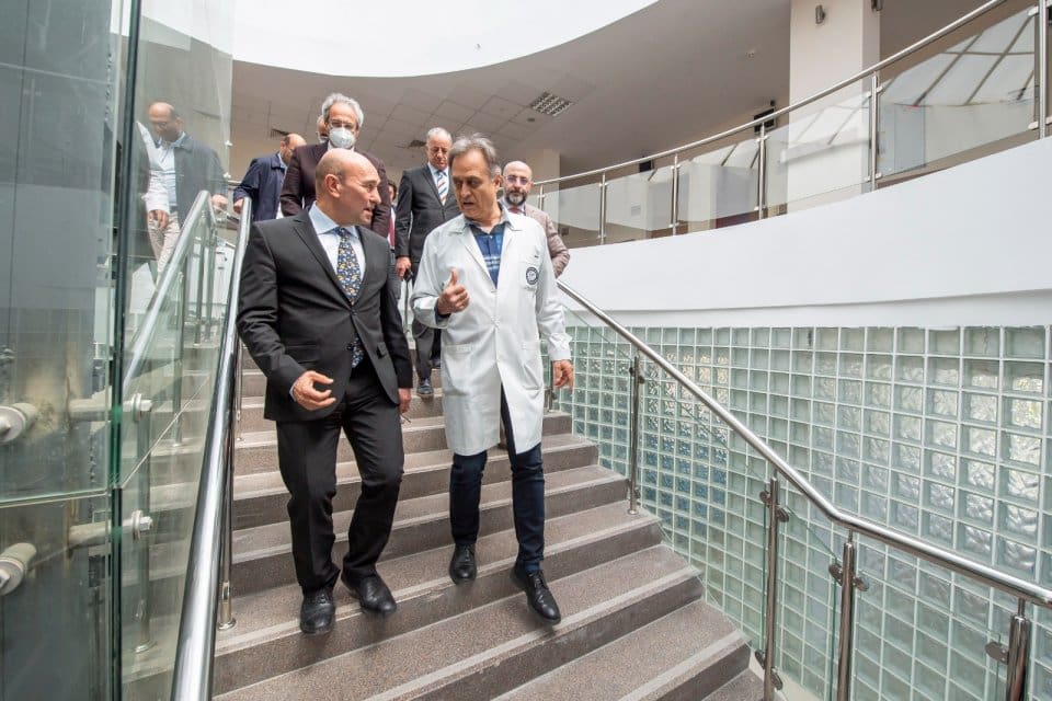 Kentin asırlık sağlık kuruluşu İzmir B&uuml;y&uuml;kşehir Belediyesi Eşrefpaşa Hastanesi Karşıyaka'dan