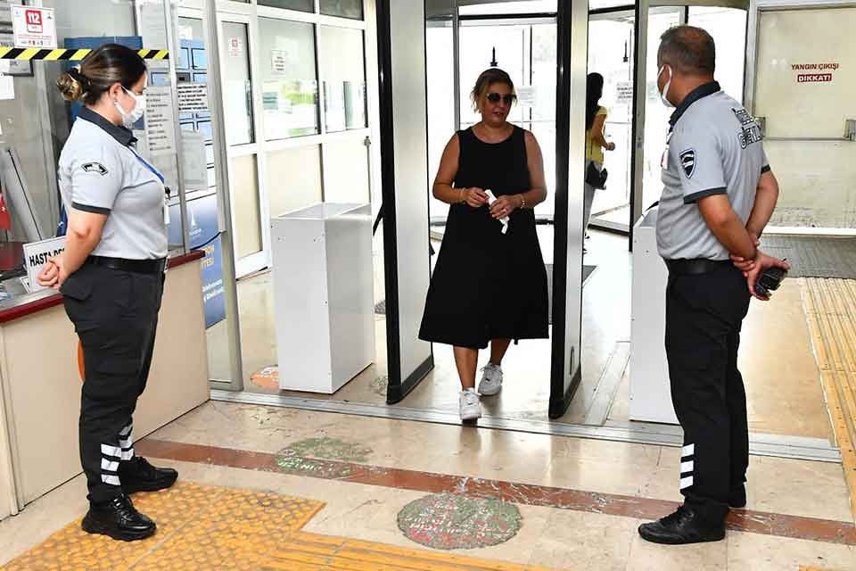 Eşrefpaşa Hastanesi'nde kapı dedektörü uygulaması: Sağlıkta şiddete karşı koruma Kardiyoloji Uzmanı Dr. Ekrem Karakaya’nın Konya'da görev yaptığı hastanede bir