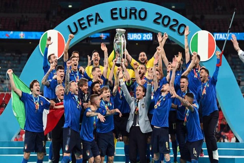Avrupa'nın en b&uuml;y&uuml;ğ&uuml; İtalya oldu! EURO 2020 finalinde İngiltere ile