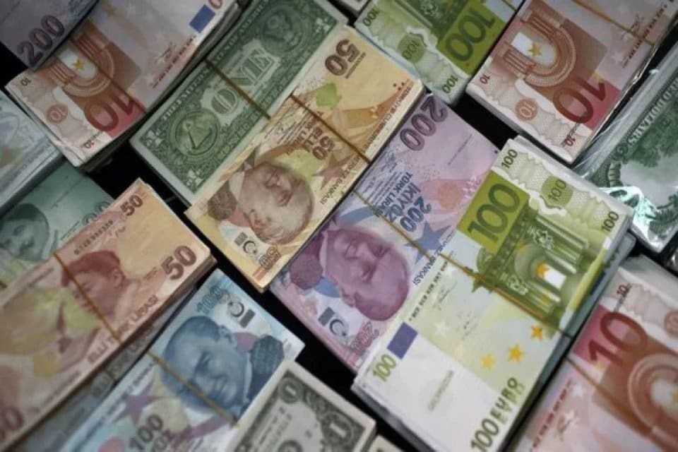 Dolar/TL’de 18.6 etrafındaki yatay seyri iki aydan uzun bir süredir