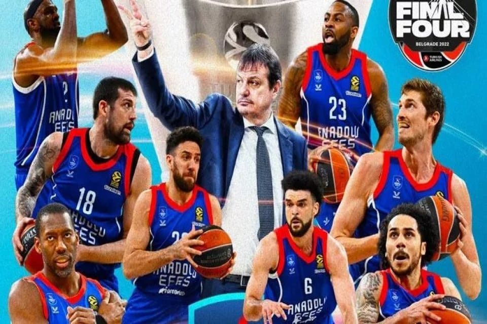 Anadolu Efes, Real Madrid'i finalde 58-57 mağlup ederek Euroleague'de şampiyonluğa
