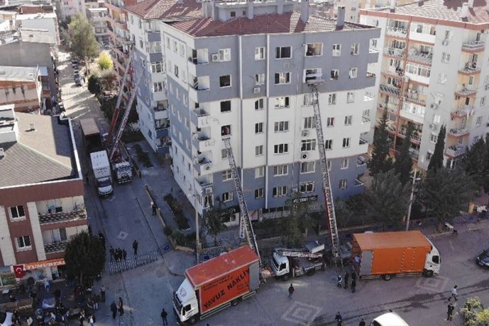 Kahramanmaraş'taki depremlerin ardından b&ouml;lgedeki ailelerin g&ouml;&ccedil; ettiği illerden Konya&rsquo;da gayriresmi
