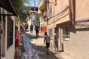 İZMİR'in Konak il&ccedil;esinde uyuşturucu bağımlısı olduğu ileri s&uuml;r&uuml;len B.A. (24),