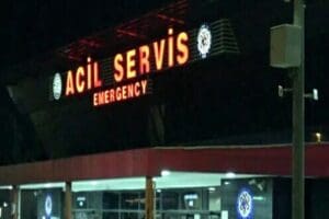 İZMİR'in Bayraklı il&ccedil;esinde 6 aylık hamile annesi Esra Y.'yi 15