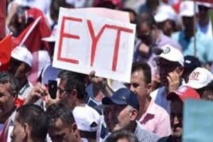 Emeklilikte Yaşa Takılanlar'ı hem sevindirecek hem de &uuml;zecek a&ccedil;ıklama geldi.