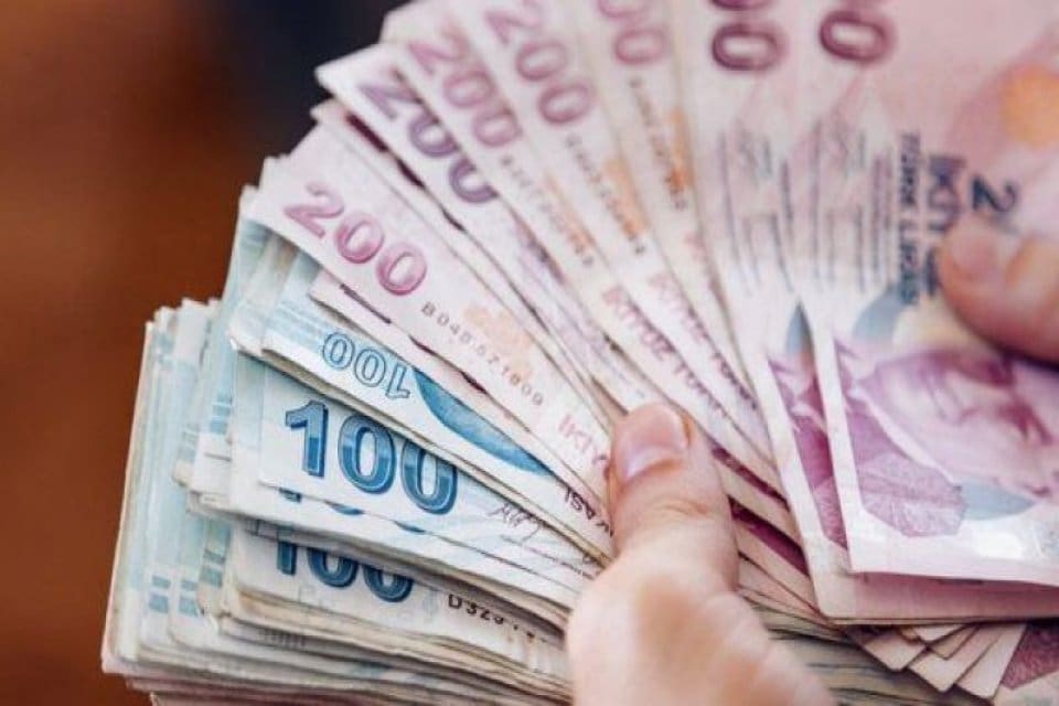 &Ccedil;alışma ve Sosyal G&uuml;venlik Bakanı Vedat Bilgin, Emeklilikte Yaşa Takılanlara