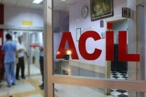Kocaeli'nin Dilovası il&ccedil;esindeki bir fabrikada kimyasal maddeden zehirlenen 2 kişi