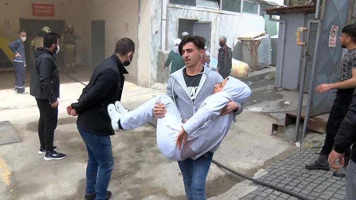 İstanbul'da Bağcılar'da bir işyerinin trafosunda patlama meydana geldi. İş&ccedil;ilerin mesaide