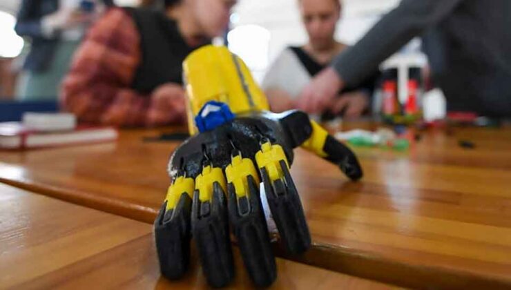 FabrikaLab İzmir’de Robotel üretildi