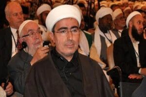 Devre m&uuml;lk satışı yapılan 614 kişiyi dolandırdıkları iddiasıyla yargılanan Fadıl