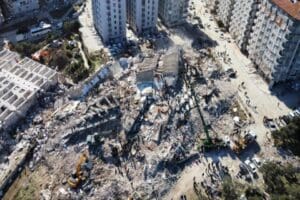 Kahramanmaraş merkezli depremin ardından yoğun g&ouml;&ccedil; alan illerdeki bazı ev