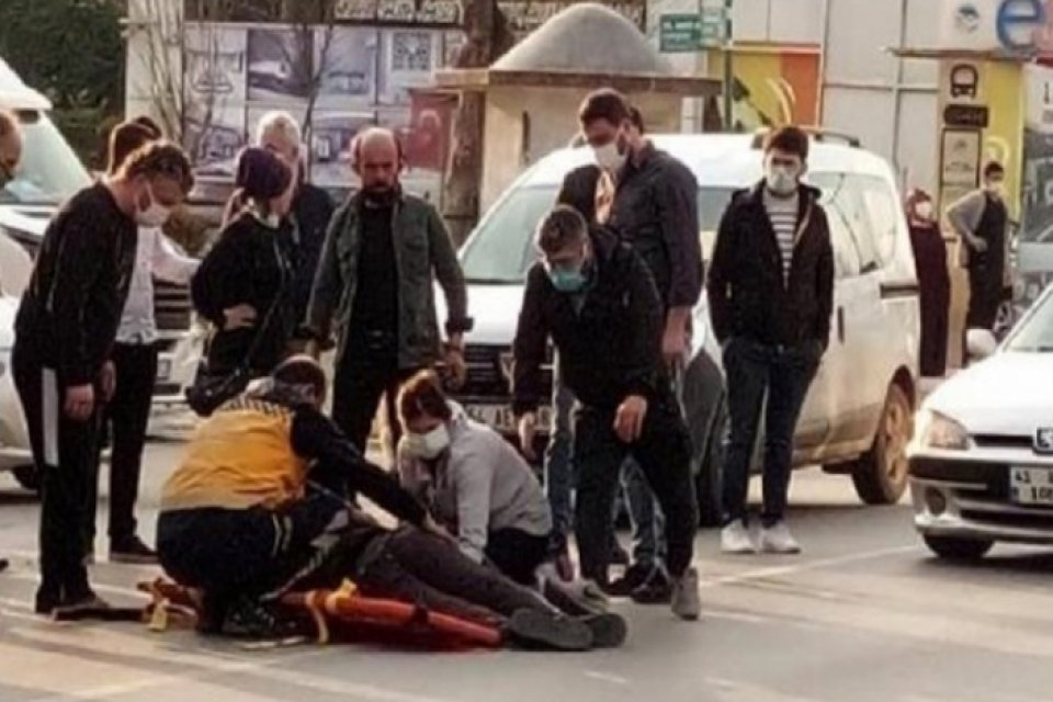 Erenler’de bulunan bir kıraathanenin sundurmasına kendini asarak intihar eden gencin