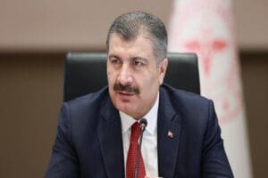 Bilim Kurulu toplantısının ertelenmesi &ouml;ncesi konuşan Fahrettin Koca maske zorunluluğunun