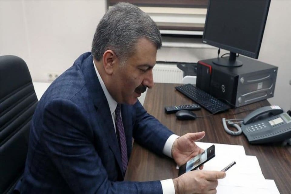 Sağlık Bakanı Fahrettin Koca, 100&rsquo;&uuml;n altına d&uuml;şen vefat sayılarının ardından