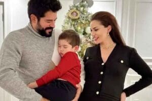 Fahriye Evcen ve Burak &Ouml;z&ccedil;ivit'in ikinci bebekleri d&uuml;nyaya geldi. &Ccedil;ift,