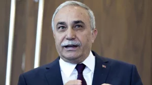 AK Parti&rsquo;den istifa ederek İYİ Parti&rsquo;ye katılan eski bakan ve