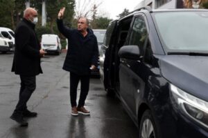 Galatasray'da yolların ayrıldığı teknik direkt&ouml;r Fatih Terim, Florya Tesisleri'ne gitti.