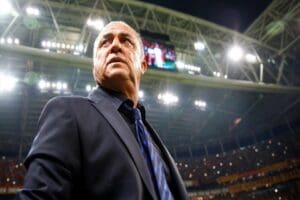 T&uuml;rk futbolunun efsane teknik direkt&ouml;rlerinden&nbsp;Fatih Terim'in belinden yaşadığı rahatsızlık nedeniyle