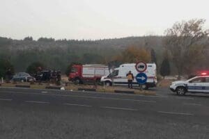 Manisa'nın Kırkağa&ccedil; il&ccedil;esinde, 2 otomobilin kavşakta &ccedil;arpışması sonucu meydana gelen&nbsp;kazada