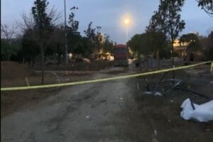 İstanbul G&uuml;ng&ouml;ren&rsquo;de peyzaj &ccedil;alışması yapılan parktan ge&ccedil;en &ouml;ğretmen Osman Pat'a
