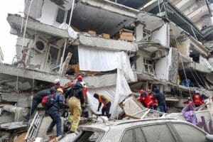 7,4 b&uuml;y&uuml;kl&uuml;ğ&uuml;ndeki Maraş depremi, &ccedil;evredeki illeri de etkiledi ve 10