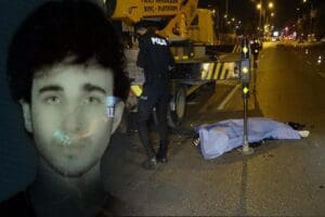 Antalya'da motosiklet s&uuml;r&uuml;c&uuml;s&uuml; Murat Sungur (22), bayrak asmak i&ccedil;in yola