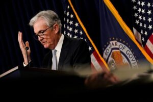 Fed Başkanı Jerome Powell aralıkta faiz artış hızını yavaşlatabileceklerini söyledi.