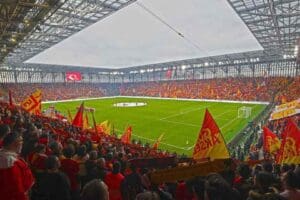 T&uuml;rkiye Futbol Federasyonu (TFF), İzmir'in g&uuml;nlerdir beklediği m&uuml;jdeyi duyurup A