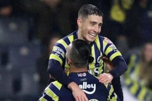 İtalyan kul&uuml;pleri Emre Mor i&ccedil;in kıyasıya bir rekabete girdi! Fenerbah&ccedil;e