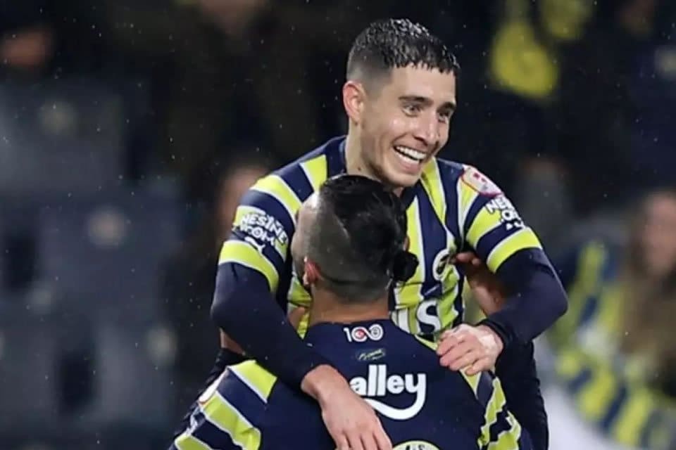 İtalyan kul&uuml;pleri Emre Mor i&ccedil;in kıyasıya bir rekabete girdi! Fenerbah&ccedil;e
