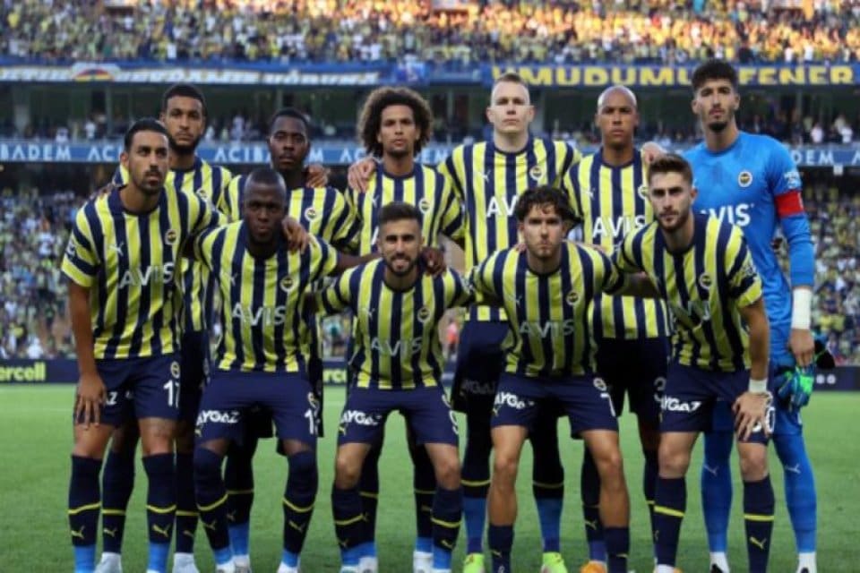 Fenerbah&ccedil;e, Avusturya Wien ile oynayacağı ma&ccedil;ların kadrosunu UEFA'ya bildirdi. UEFA