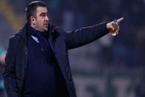 Fenerbah&ccedil;e'nin eski futbolcusu &Uuml;mit &Ouml;zat, sosyal medya hesabından babasını kaybettiğini