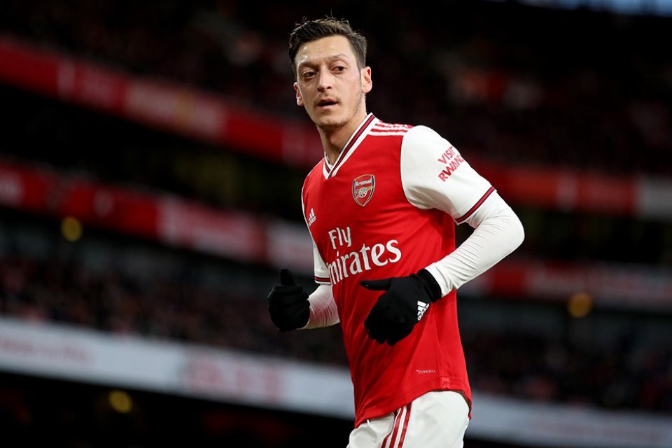 Fenerbahçe, Mesut Özil'in transferi için görüşmelere başlandığını borsaya bildirdi. Fenerbahçe,