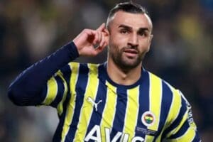 Fenerbah&ccedil;e'nin forvet oyuncusu Serdar Dursun'un, takımda yeterli forma şansını bulamaması