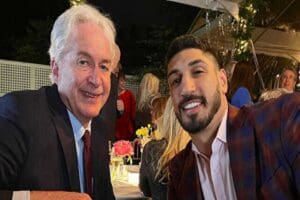 FET&Ouml; lideri Fethullah G&uuml;len'in "manevi oğlu" Enes Kanter, CIA Direkt&ouml;r&uuml;