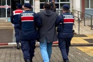 Aydın'ın Nazilli il&ccedil;esinde 'FET&Ouml;/PDY ter&ouml;r &ouml;rg&uuml;t&uuml;ne &uuml;ye olmak' su&ccedil;undan hakkında