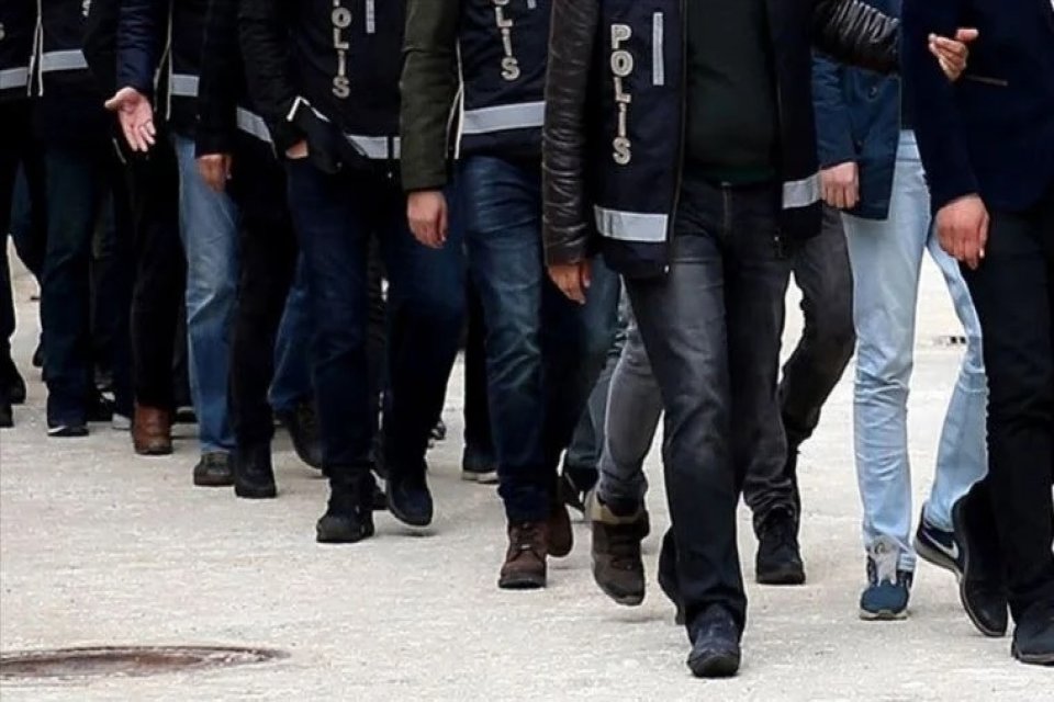 Mersin'de, FET&Ouml;'n&uuml;n g&uuml;ncel yapılanmasına y&ouml;nelik şafak operasyonunda 14 ş&uuml;pheli g&ouml;zaltına