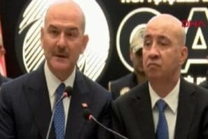 FET&Ouml;'n&uuml;n mali yapılanmasına y&ouml;nelik operasyonda 543 ş&uuml;pheli g&ouml;zaltına alındı. Operasyona,