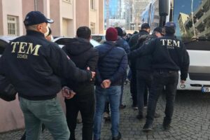 İzmir merkezli 62 ilde FETÖ'nün TSK içindeki yapılanmasına yönelik düzenlenen