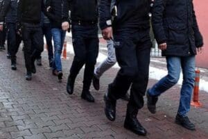 İstanbul merkezli 4 ilde&nbsp;FET&Ouml;/PDY mensuplarına y&ouml;nelik operasyon d&uuml;zenlendi. Operasyonda haklarında