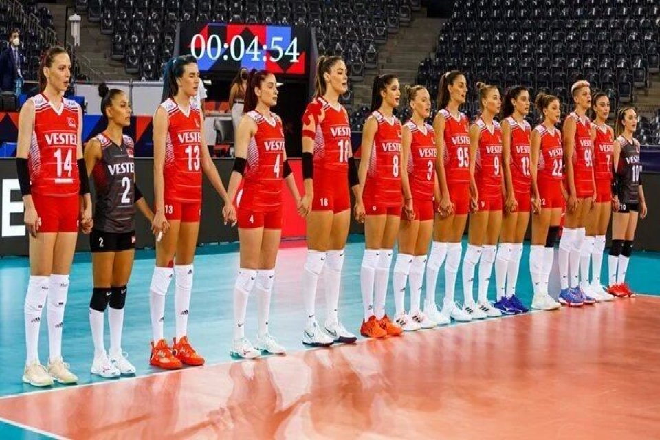Avrupa Voleybol Şampiyonası D Grubu'nda yer alan Filenin Sultanları, Ukrayna'yı