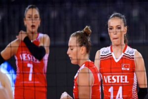 Filenin Sultanları, CEV Avrupa Voleybol Şampiyonası yarı final mücadelesinde Sırbistan