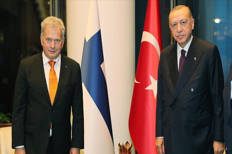 Finlandiya&nbsp;Devlet Başkanı Sauli Niinisto, &uuml;lkesinin&nbsp;NATO&nbsp;&uuml;yeliğine karşı &ccedil;ıkan&nbsp;T&uuml;rkiye&nbsp;ile sorunun &ccedil;&ouml;z&uuml;m&uuml;ne ulaşılacağından