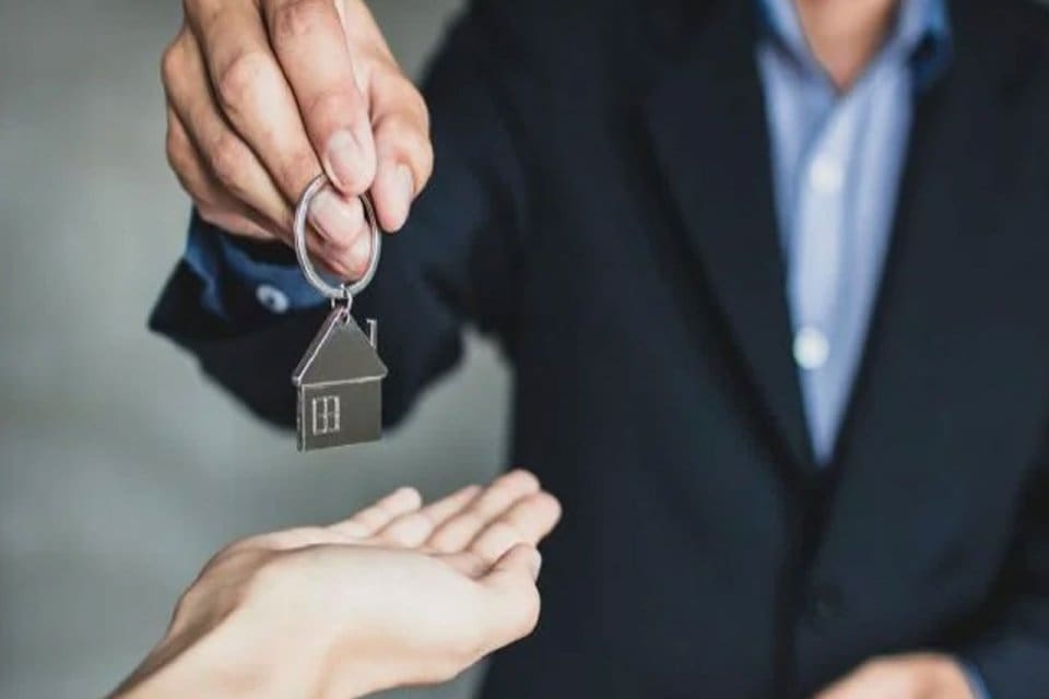 Ev sahipleri y&uuml;ksek kira i&ccedil;in yeni bir yol buldu. Kiracıdan