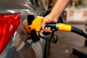 Petroldeki gerilemenin ardından motorin litre fiyatına 1.12 indirim beklentisi oluştu.