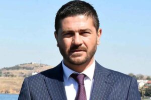 İZMİR'in Foça ilçesi Belediye Başkanı Fatih Gürbüz'ün Binali Camgöz liderliğindeki